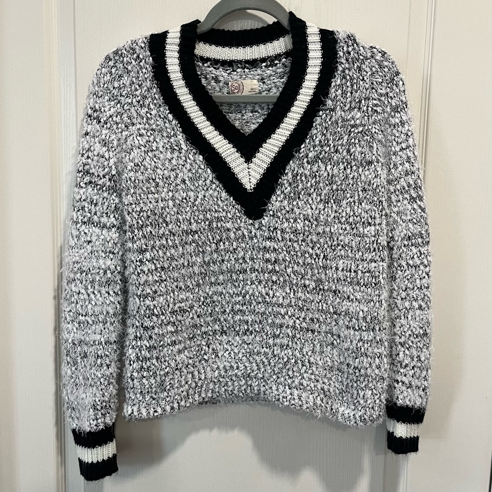 Authentic American Heritage V-Neck Fuzzy Sweater